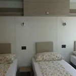 Camping Agricampeggio Relax Maxicaravan Castelletto Di Brenzone