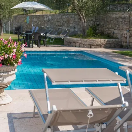 Agricampeggio Relax Maxicaravan * Castelletto