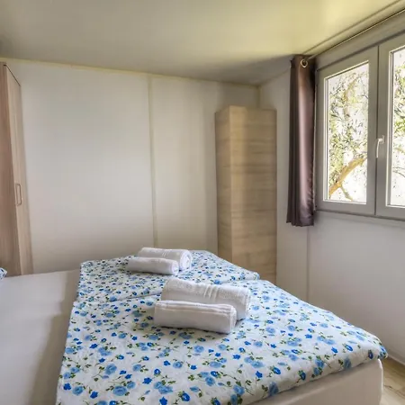 Kamp alanı Agricampeggio Relax Maxicaravan