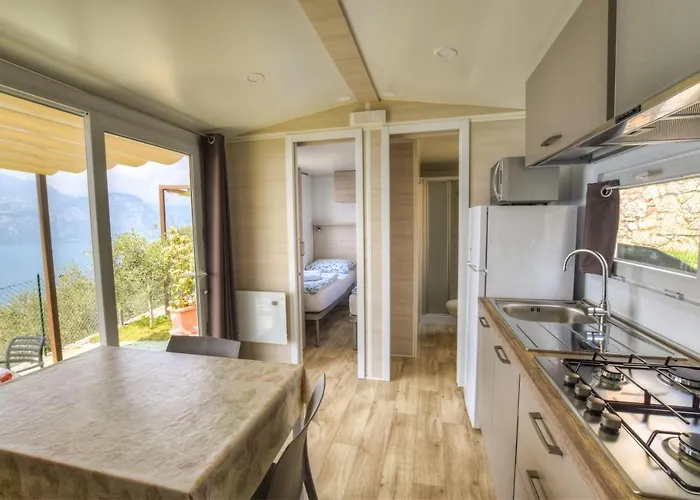 Agricampeggio Relax Maxicaravan Campingplatz Castelletto Di Brenzone